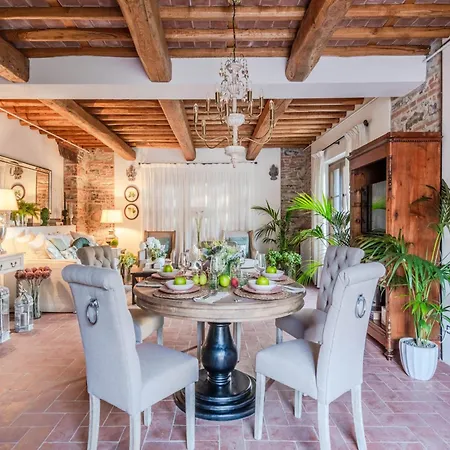 Rustic Elegance In The Heart Of Tuscany Villa