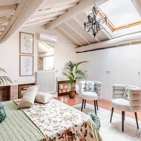Rustic Elegance In The Heart Of Tuscany *