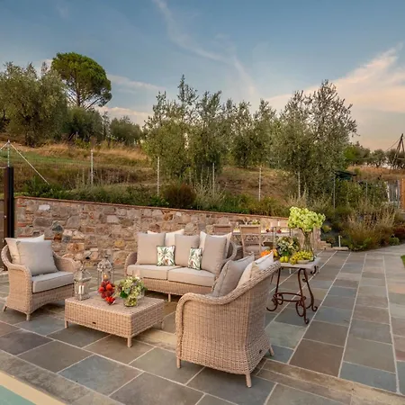 Villa Rustic Elegance In The Heart Of Tuscany