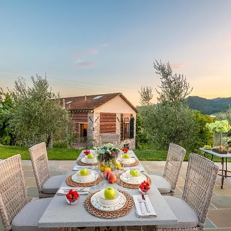 Villa Rustic Elegance In The Heart Of Tuscany