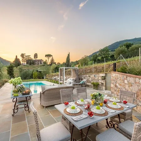 Villa Rustic Elegance In The Heart Of Tuscany