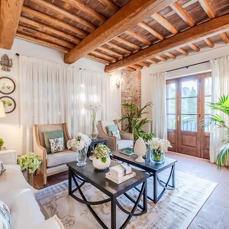 Rustic Elegance In The Heart Of Tuscany *